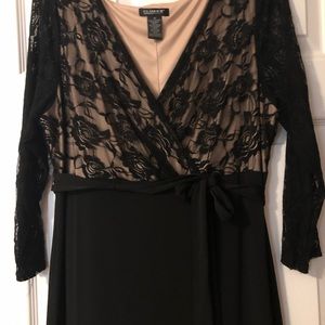 Long formal 3/4 lace sleeve dress